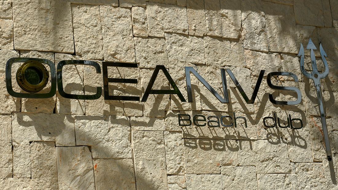 Restaurante Oceanvs frente a Playa Norte