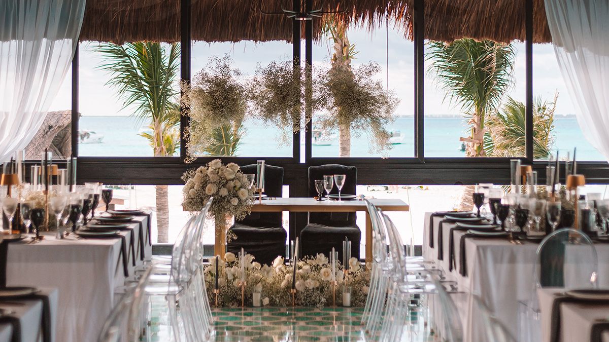 Salón montado para el banquete