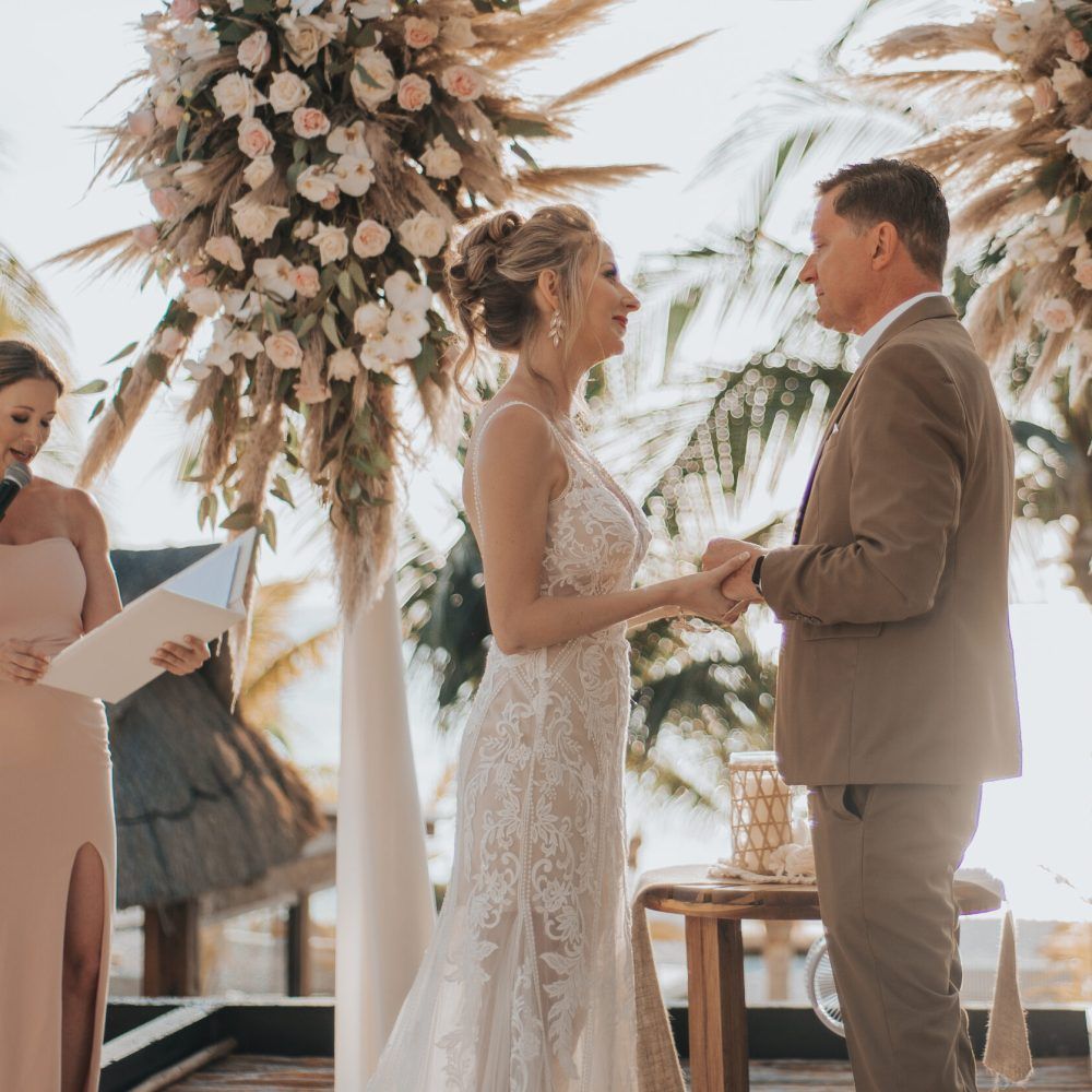 Ceremonia íntima para dos en Playa Norte