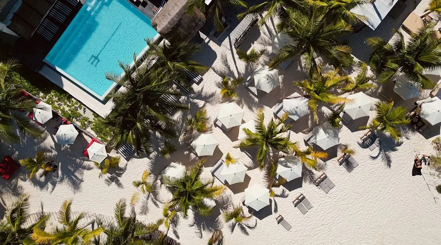 Hotel boutique vs. resort en Isla Mujeres: cuál elegir