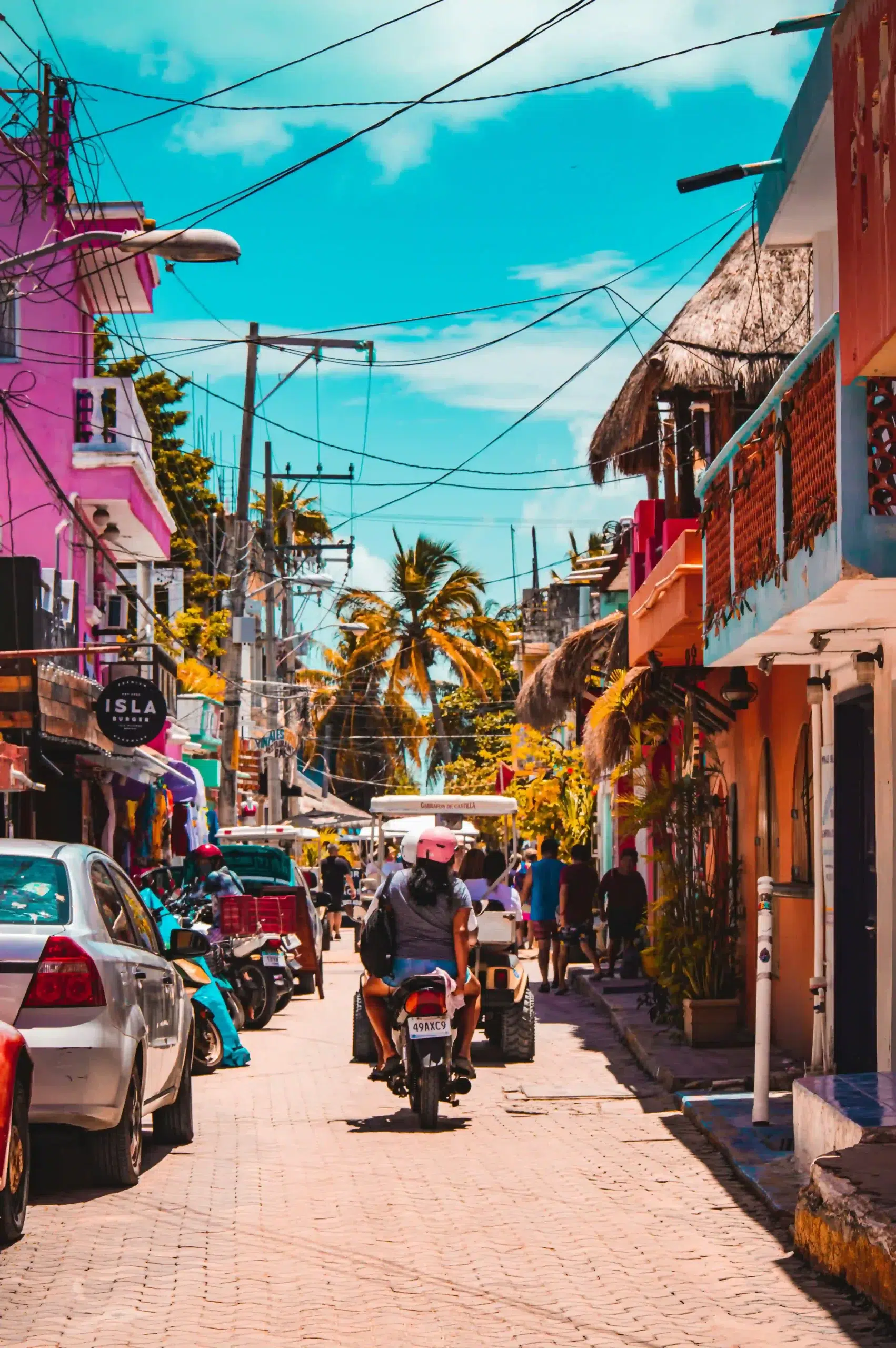 Las Tradiciones Locales de Isla Mujeres: Una Celebración de la Cultura